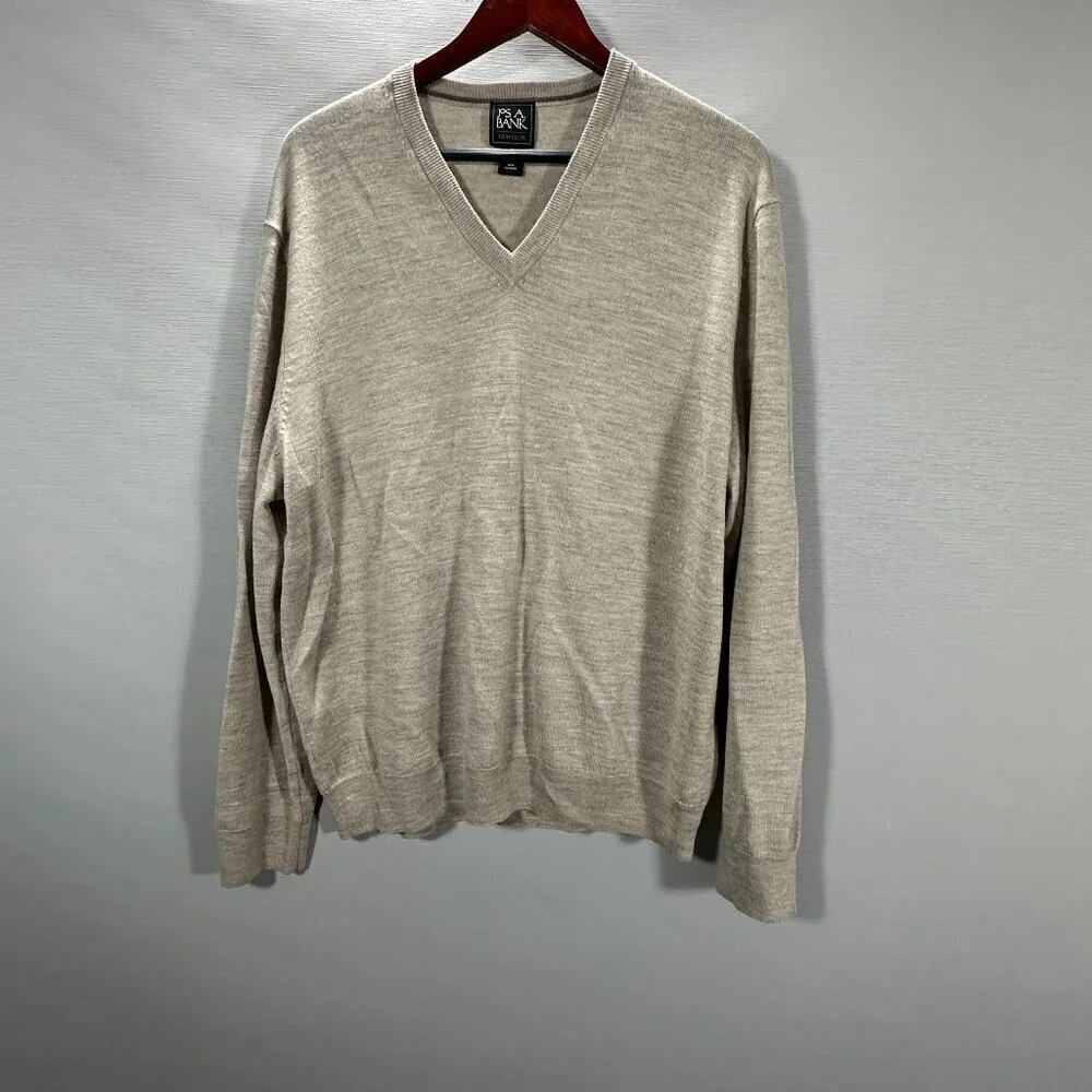 Jos A Bank Sweater Mens XL Traveler Beige Merino Wool V Neck Ribbed Cuffs Hem
